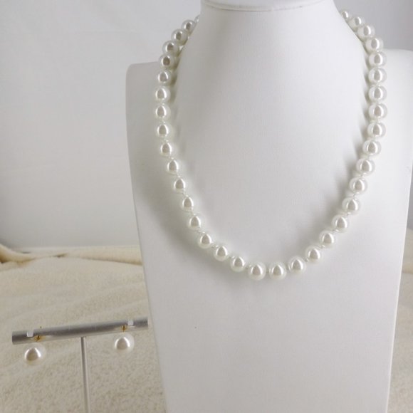 Necklace & Earring Set White 10mm Shell Pearls Hand Knotted 18" NWOT M536 - Picture 1 of 6